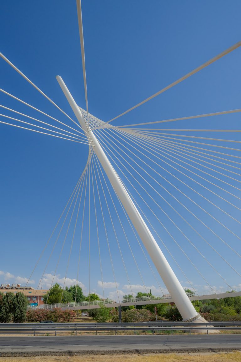 Mástil Puente colgante peatonal N400 Toledo Arquitectura