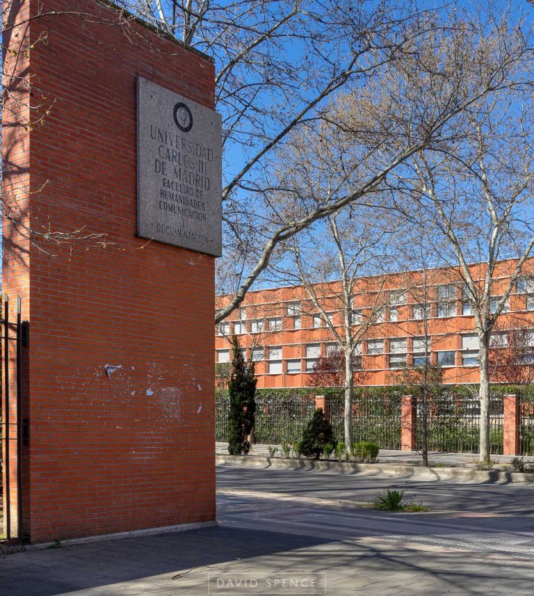 Cartel Universidad Carlos III Getafe y Calle Madrid