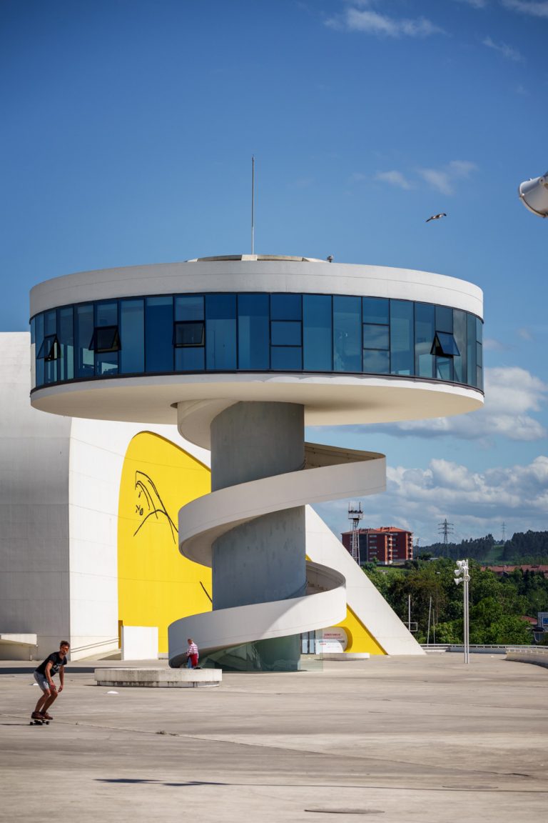 Edificio Auditorio y Torre Centro Niemeyer