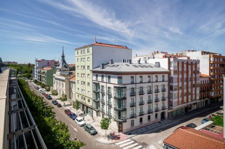 Vista aerea del edificio residencial rehabilitado en centro Valladolid